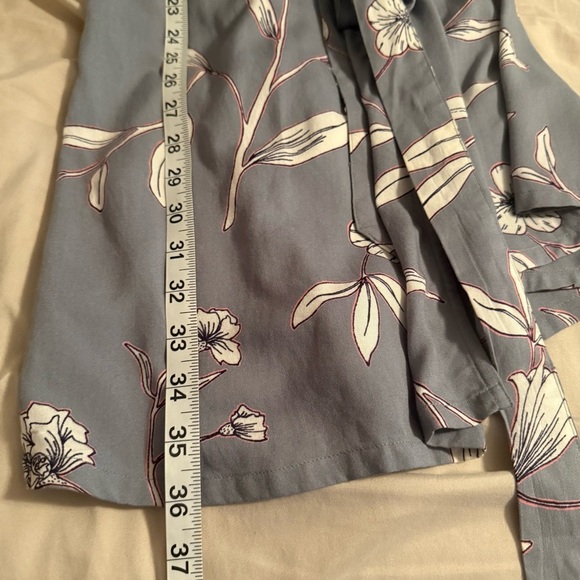 Roxy Rivello With You Sleeveless Floral Wrap Dress Women’s Size S Gray Ruffle - Picture 12 of 13